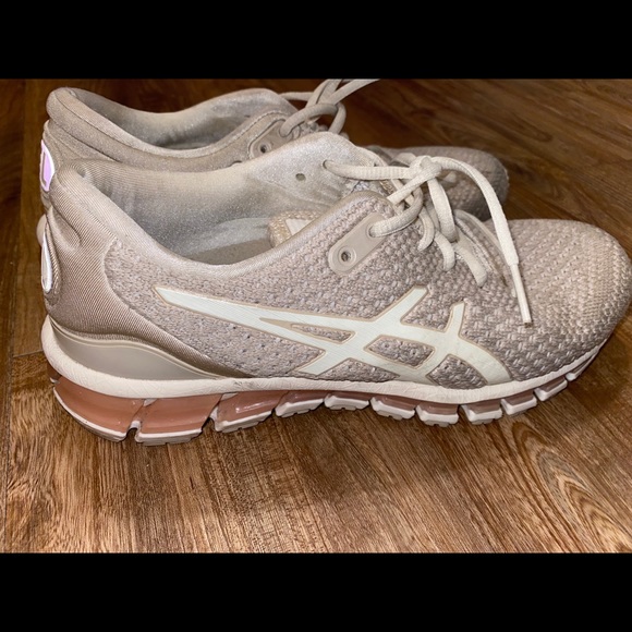 ASICS - Picture 2 of 6